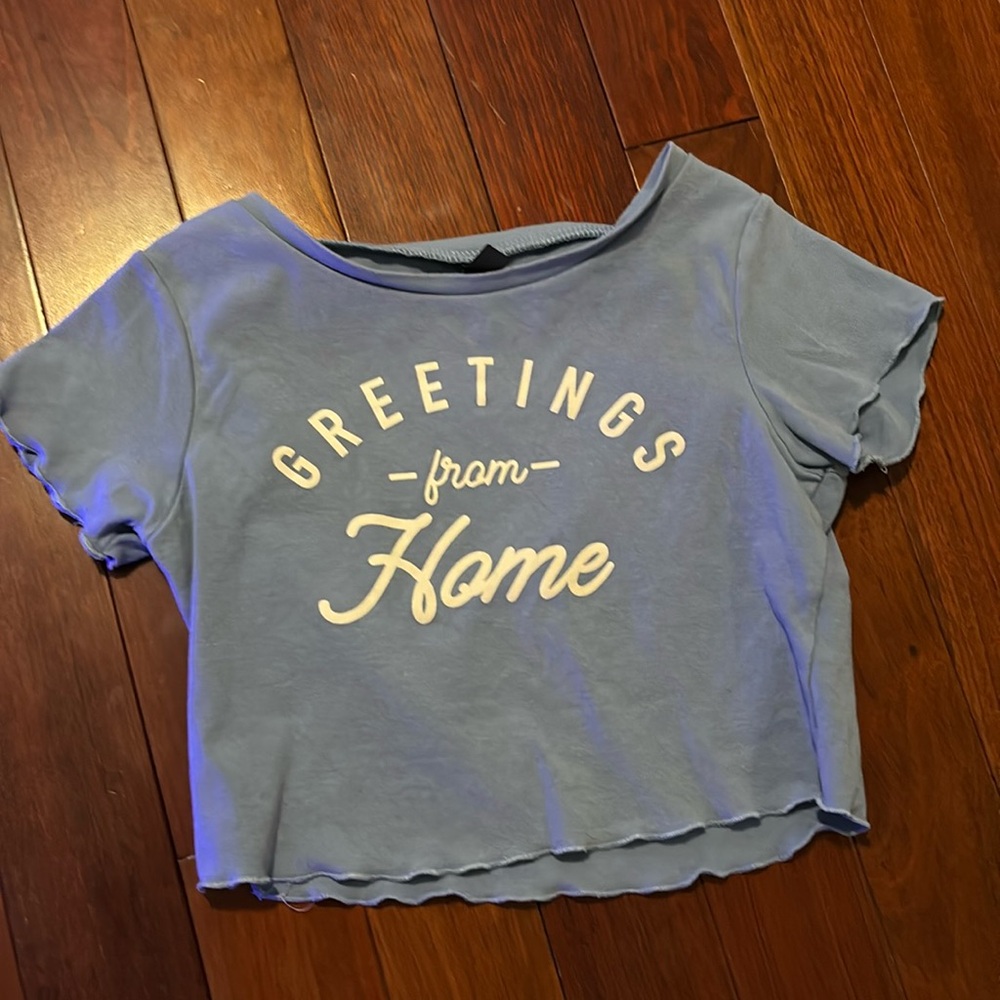 Cute “greetings from home” crop top